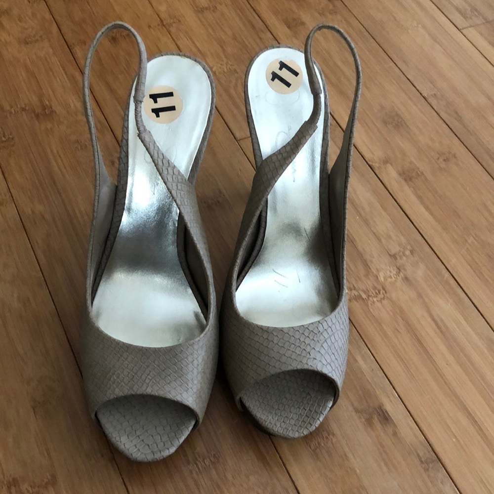 Jessica Simpson heels - Picture 3 of 4
